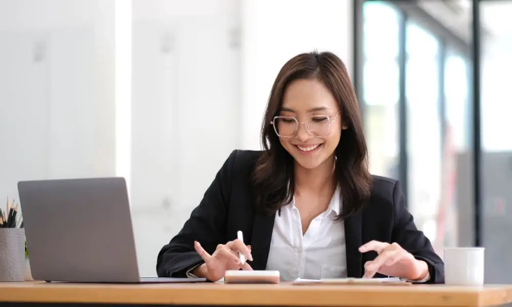 SMB owner creating a budget for I.T. support costs.